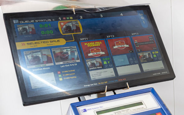 CarPics displays pictures from members' last visit so attendants can confirm they are using their plan on only one vehicle