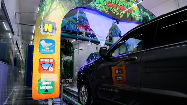 tunnel_car_wash_at_a_dealership.jpg tunnel car wash at a dealership